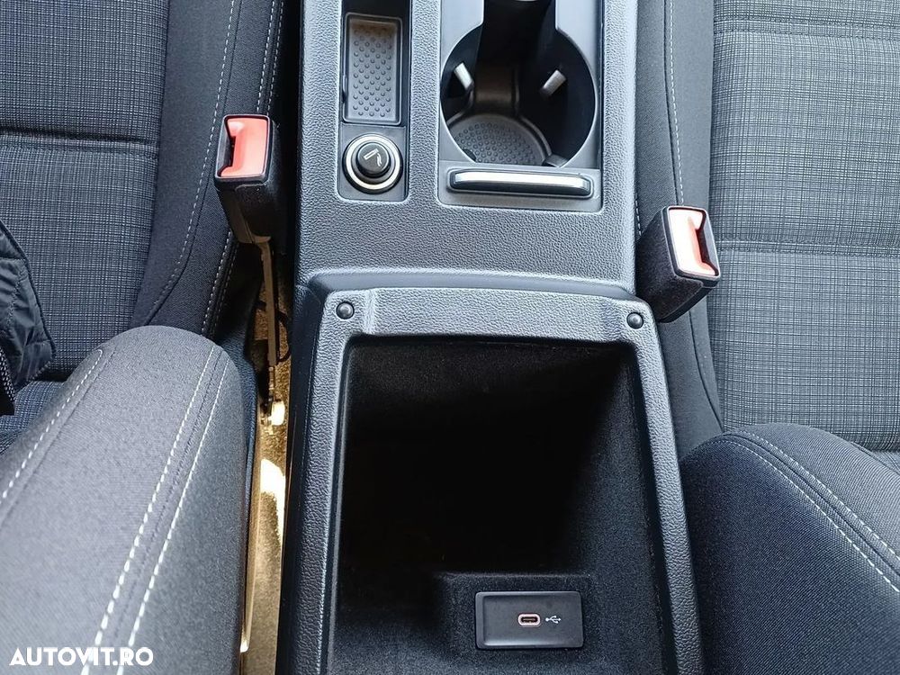 Volkswagen Passat - 24