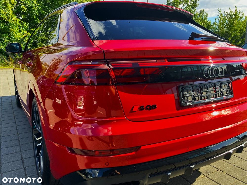 Audi SQ8 - 8