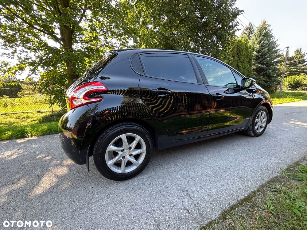 Peugeot 208 1.2 PureTech Style - 10