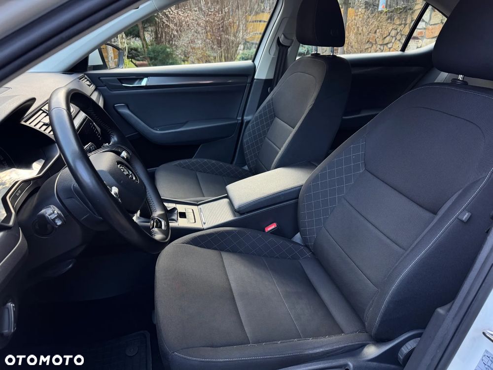 Skoda Superb 2.0 TDI SCR Ambition - 12