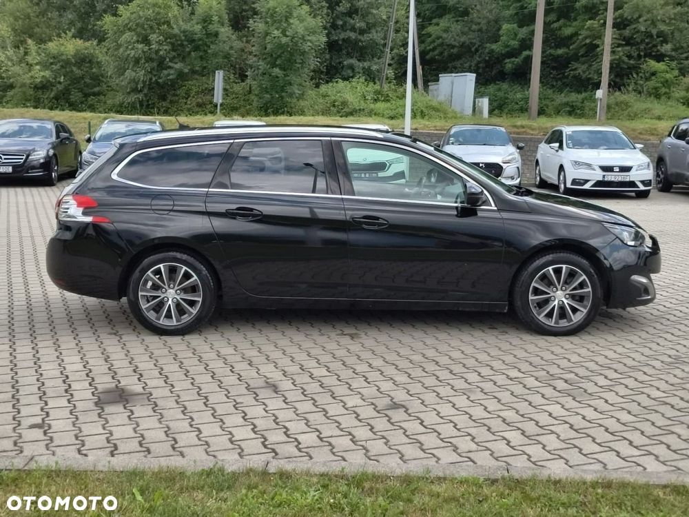 Peugeot 308 - 8