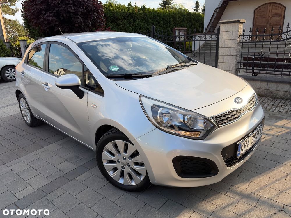 Kia Rio 1.2 L - 2