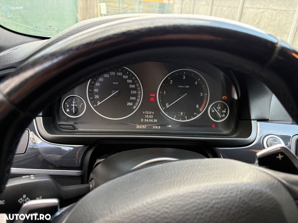 BMW Seria 5 520d Luxury Line - 10