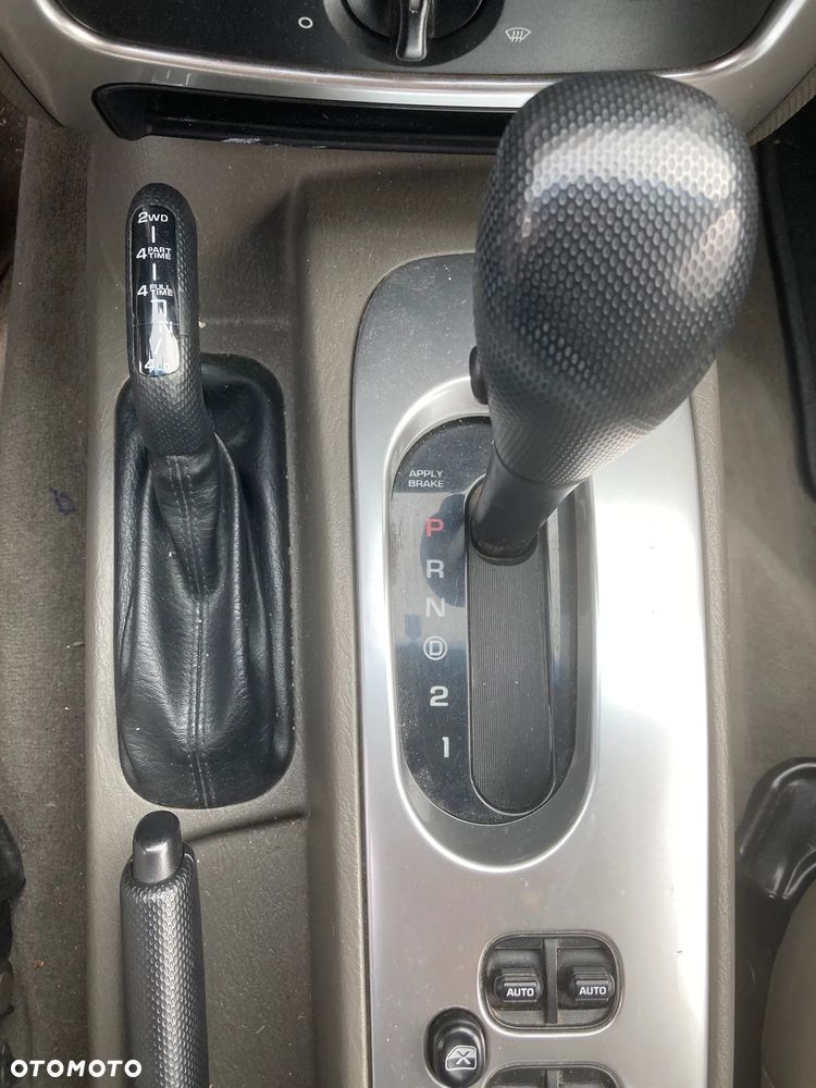 Jeep Cherokee 3.7L Limited - 8