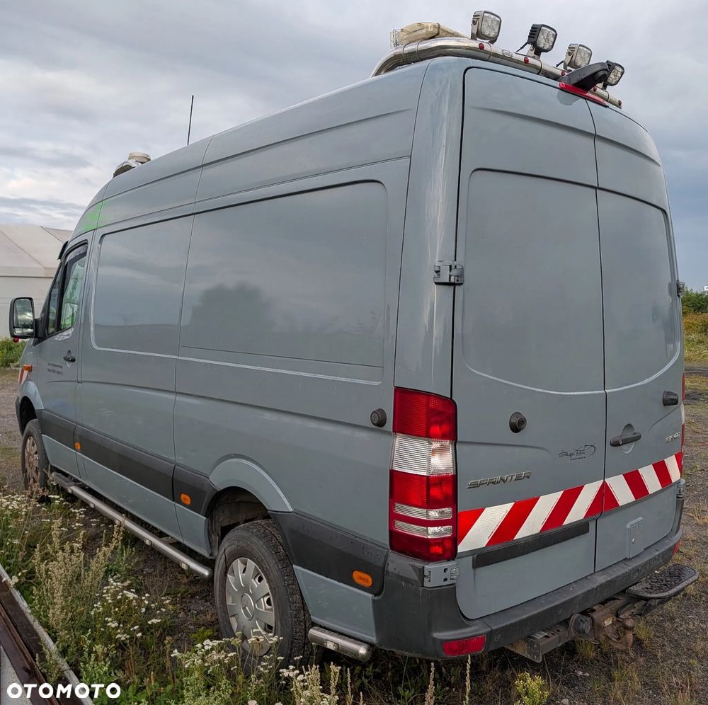 Mercedes-Benz Sprinter - 2