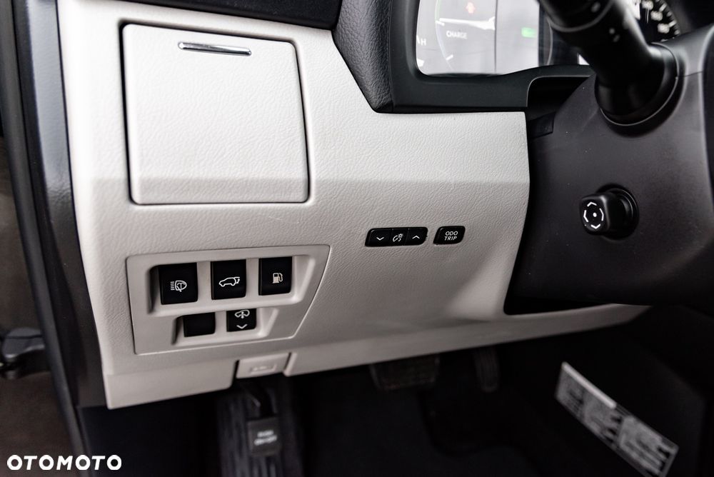Lexus RX 450h (hybrid) - 28