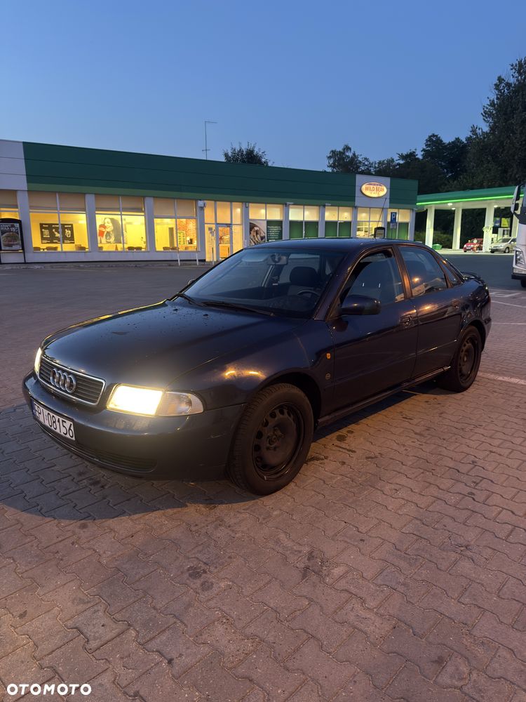 Audi A4 Limousine - 2