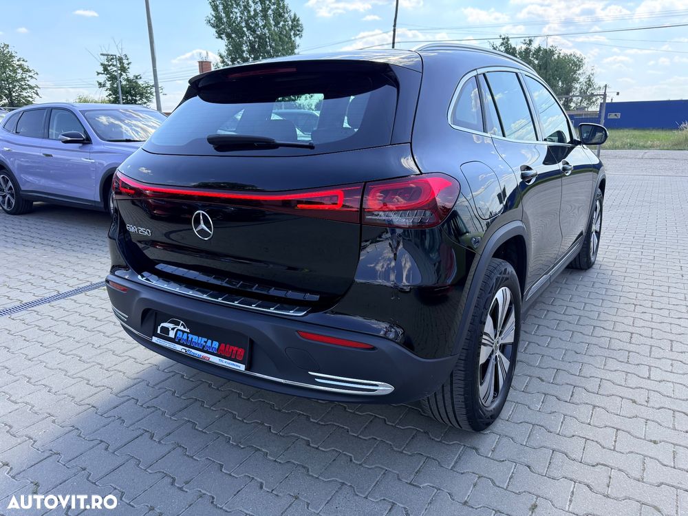 Mercedes-Benz EQA 250 - 18