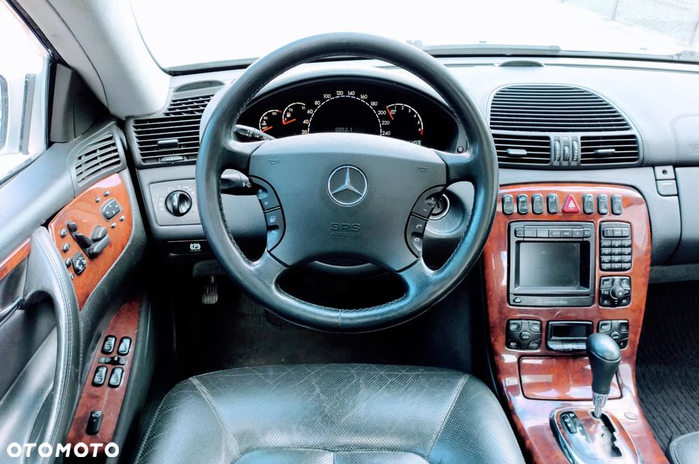 Mercedes-Benz CL 500 - 24