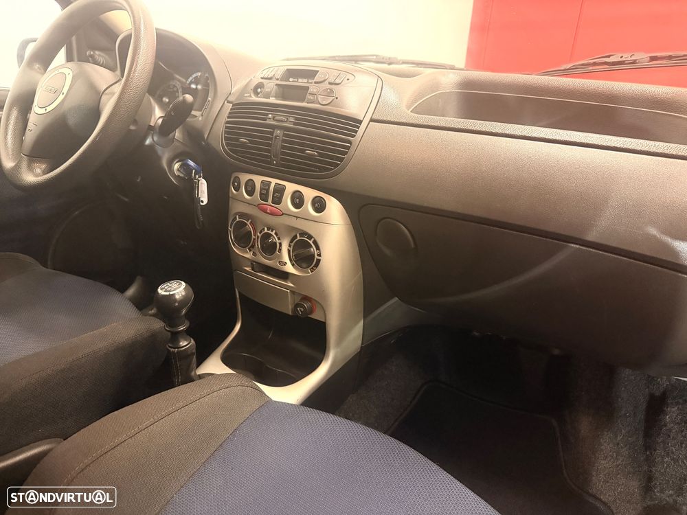 Fiat Punto 1.2 16V 80 Sport - 10