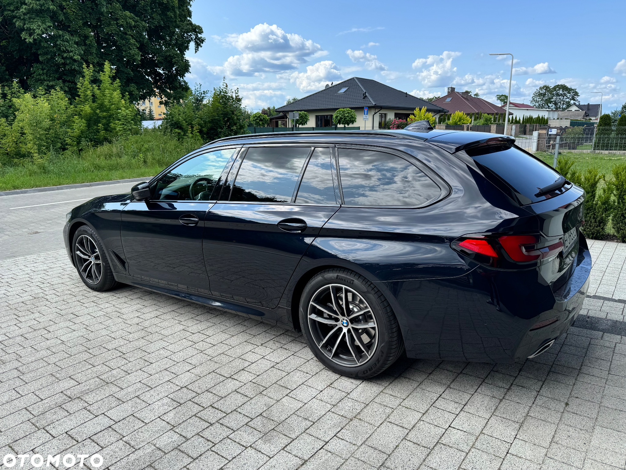 BMW Seria 5 520d xDrive Touring M Sport Edition - 7