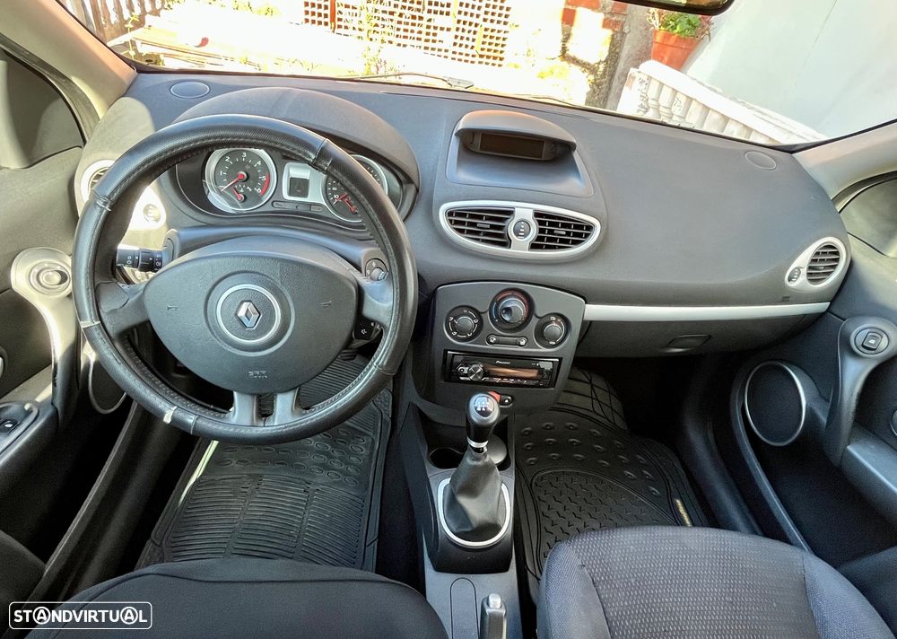 Renault Clio - 9
