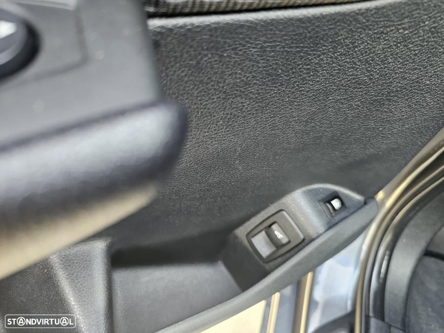 BMW 225xe Active Tourer Advantage - 24