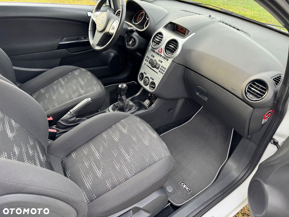 Opel Corsa 1.4 16V Satellite - 16