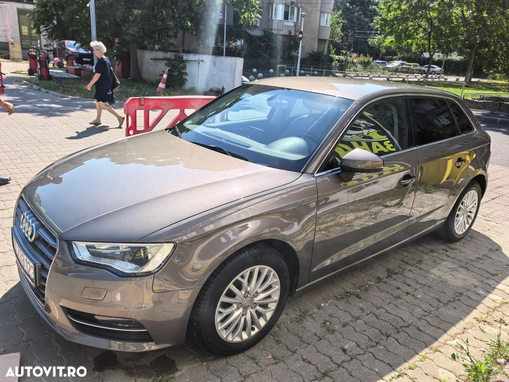 Audi A3 1.6 TDI S tronic Sport - 1