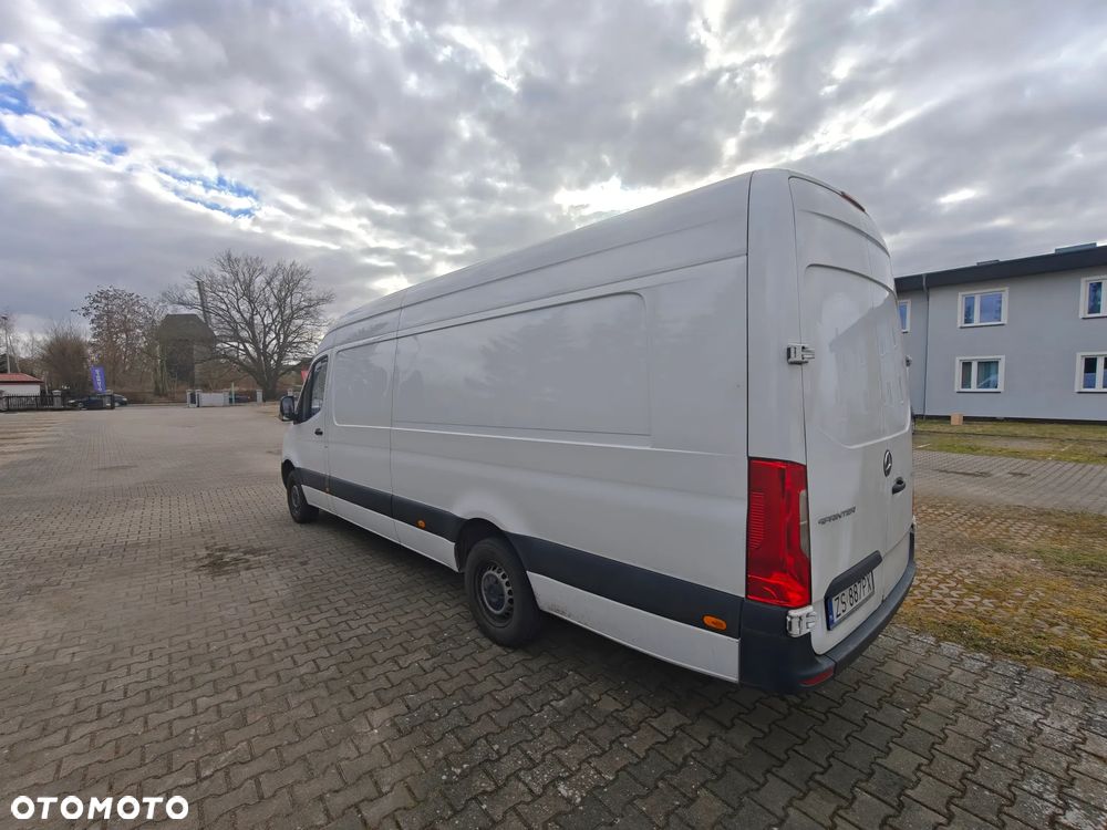 Mercedes-Benz Sprinter - 2