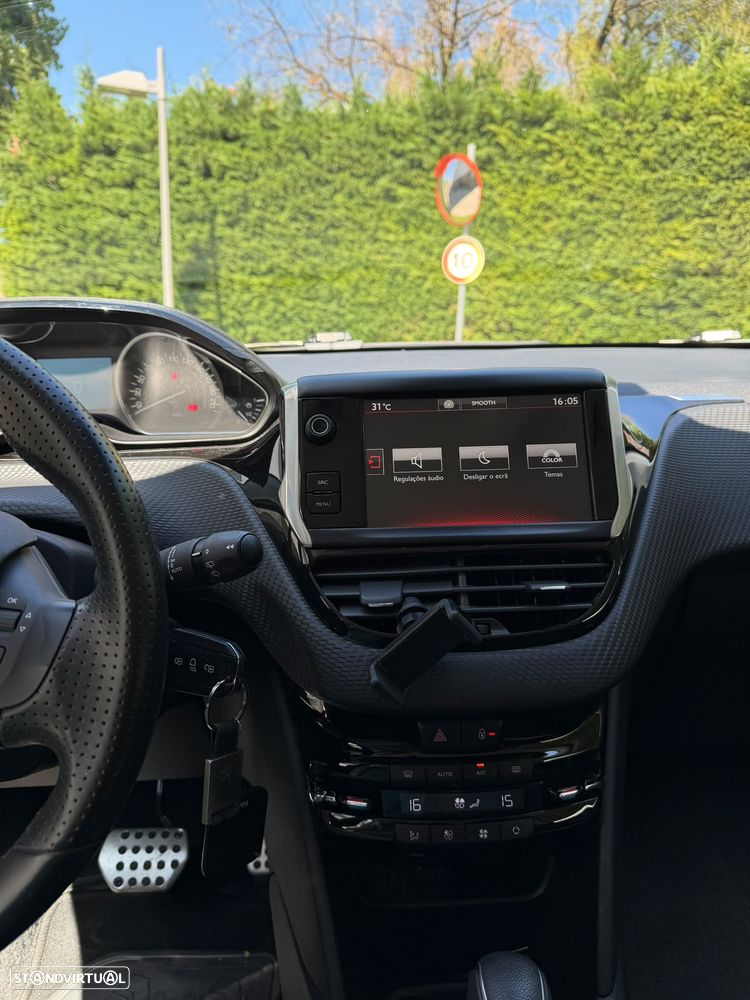 Peugeot 208 1.2 PureTech GT Line EAT6 - 6