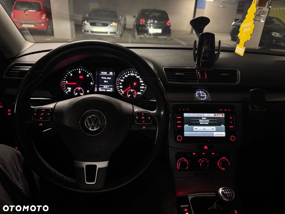 Volkswagen Passat 2.0 TDI Comfortline - 13