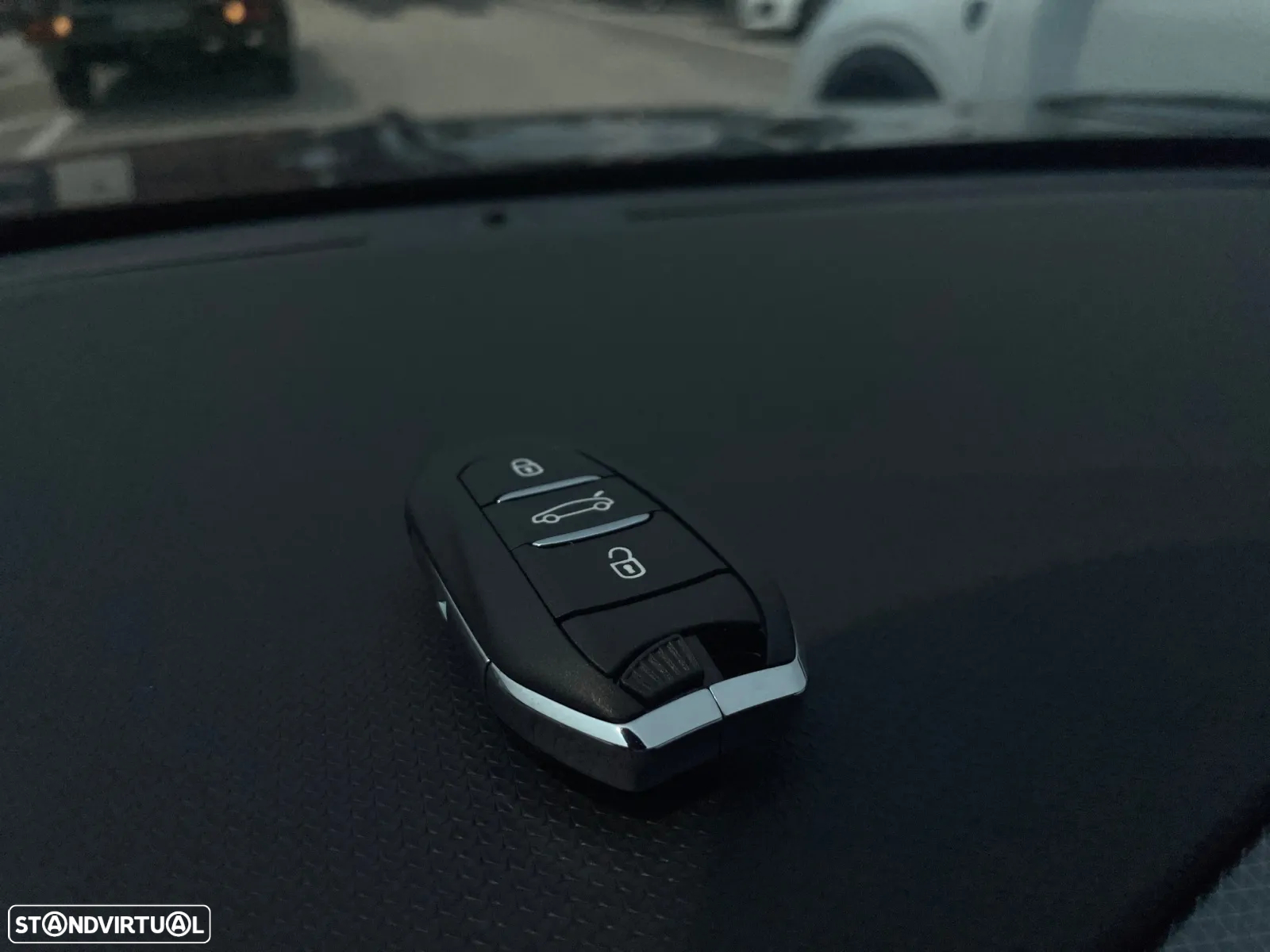 BYD Dolphin 60.4 kWh Design - 35
