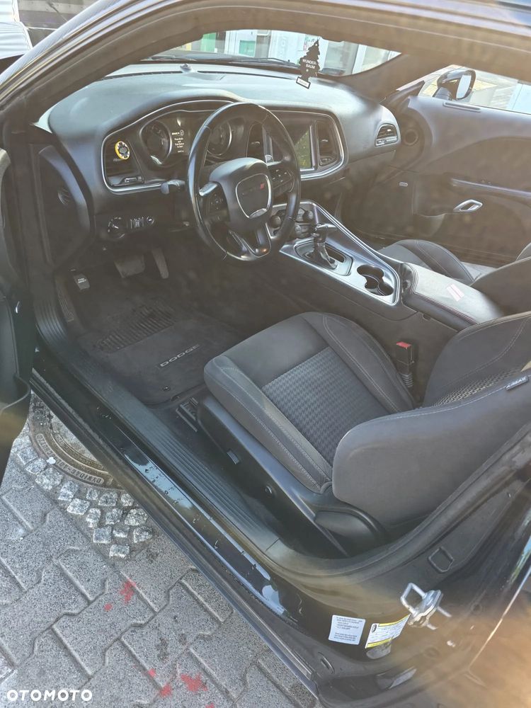 Dodge Challenger - 4