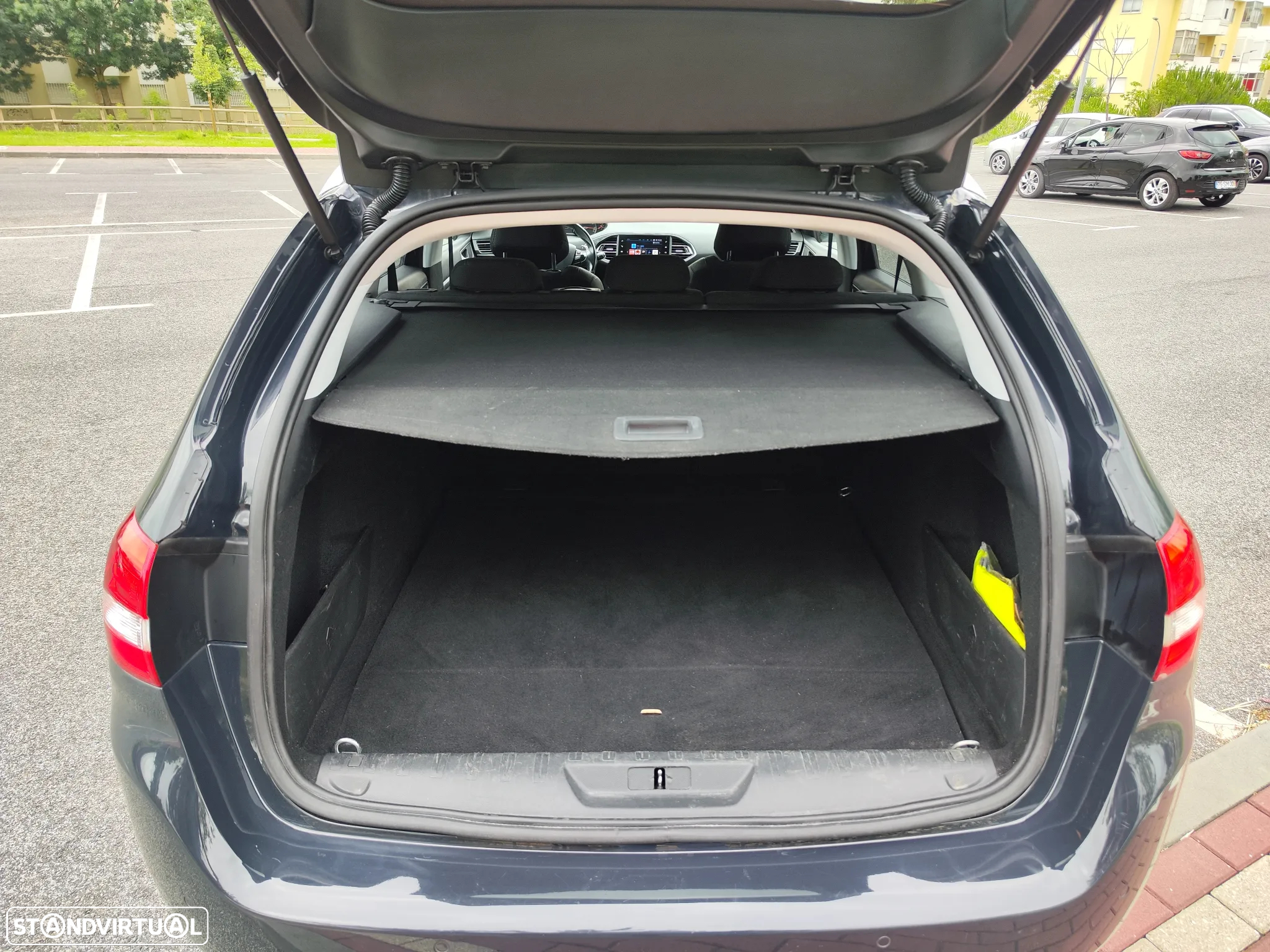 Peugeot 308 SW 1.2 PureTech Allure Full LED EAT8 - 19