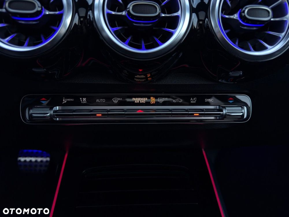 Mercedes-Benz GLB - 20