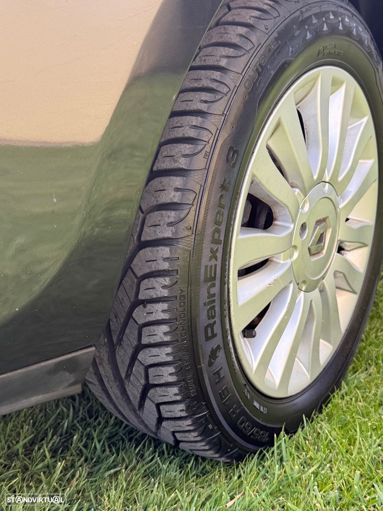 Renault Clio 1.2 16V Confort 130g - 15