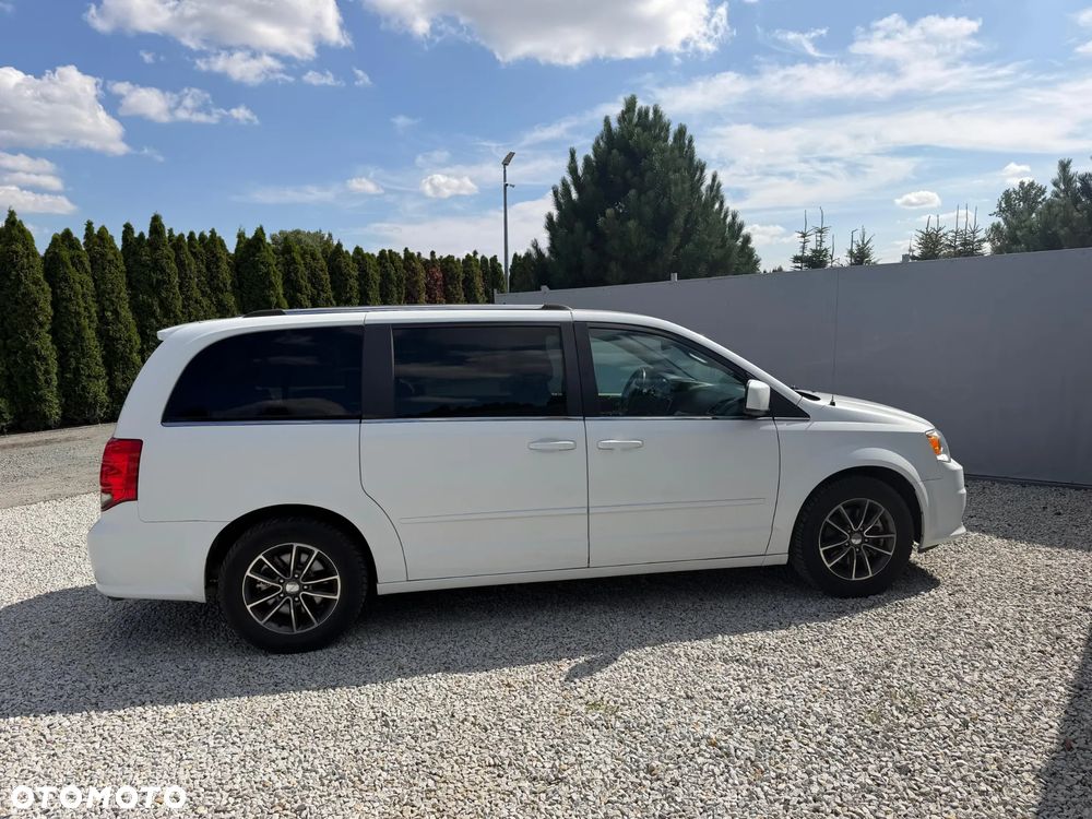 Dodge Caravan - 8