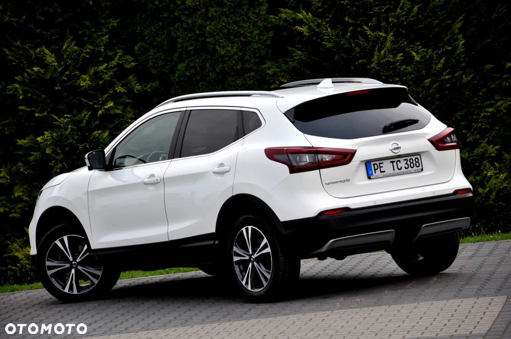 Nissan Qashqai 1.3 DIG-T AKARI - 21