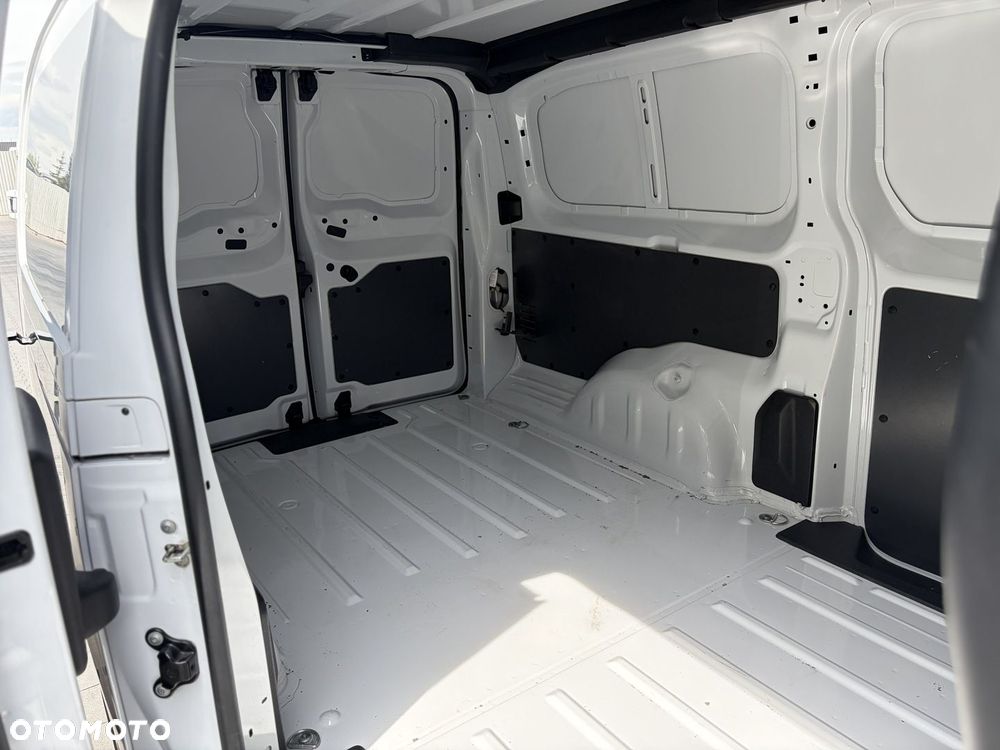 Opel Vivaro - 8