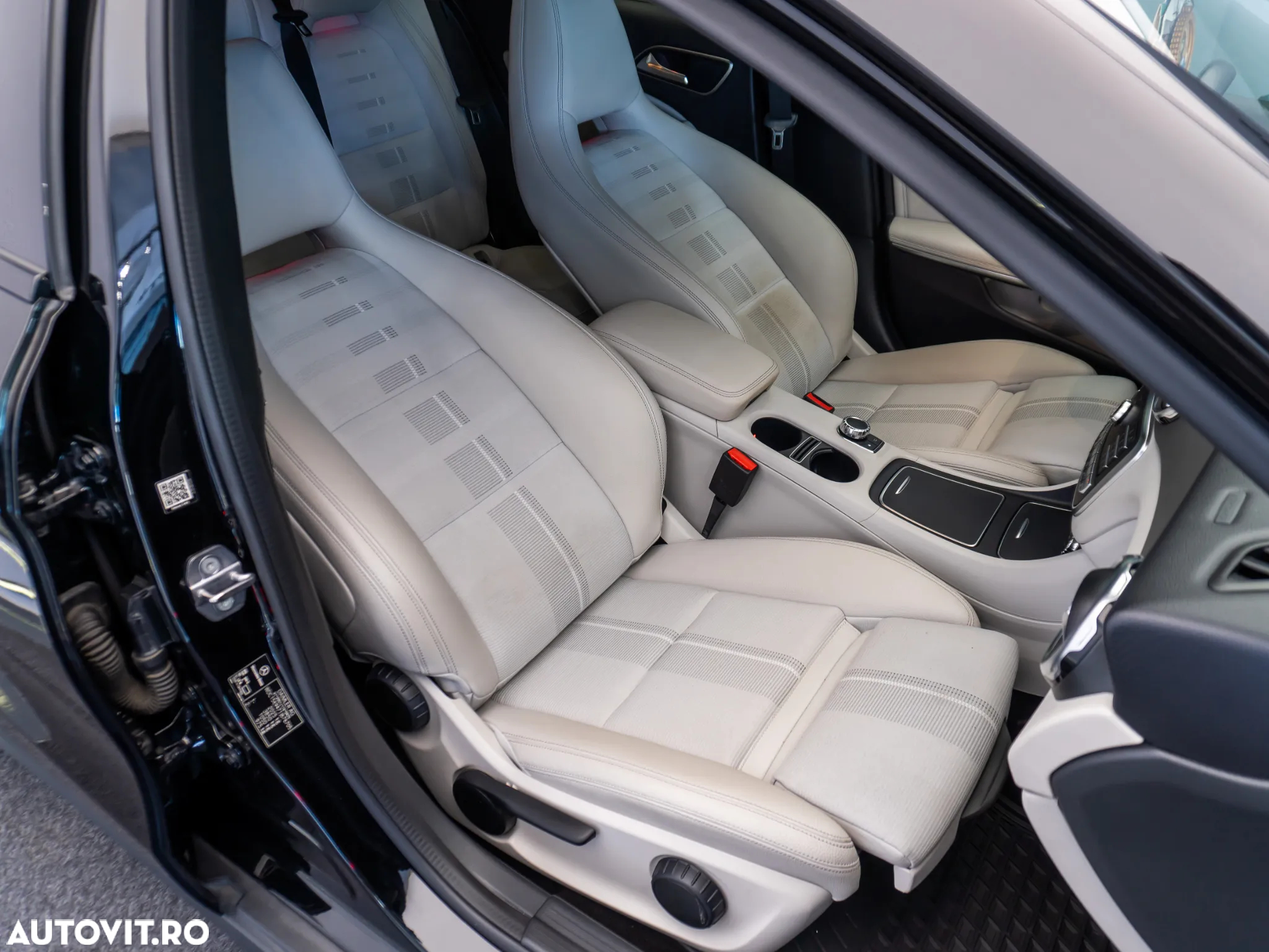 Mercedes-Benz GLA 220 4MATIC - 8