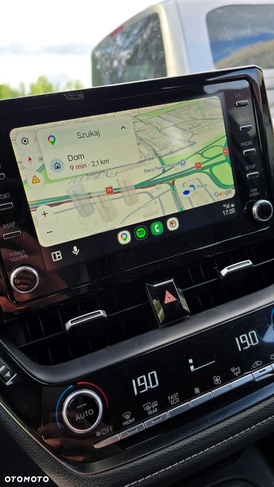 Toyota Corolla 1.8 Hybrid Comfort - 21