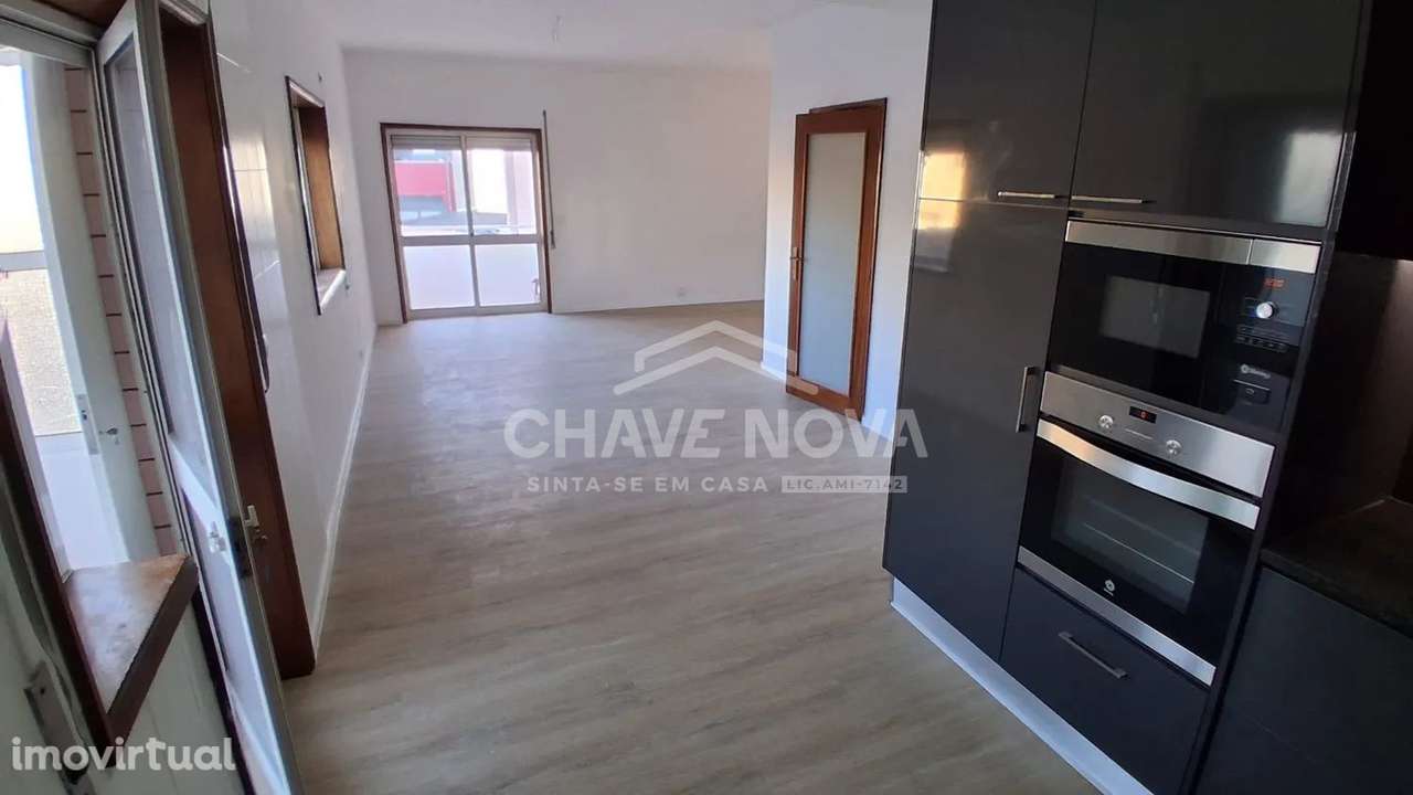 T2 c/ Varanda e Lugar de Garagem em Rio Tinto - Grande imagem: 4/14