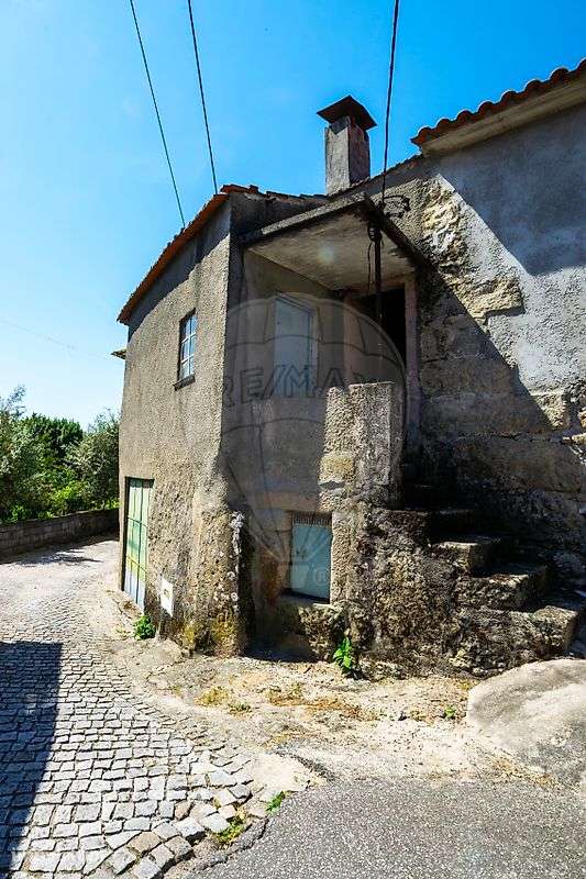 Moradia T2 para venda - Grande imagem: 2/9