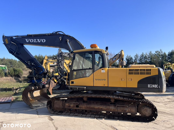 Volvo EC240CL