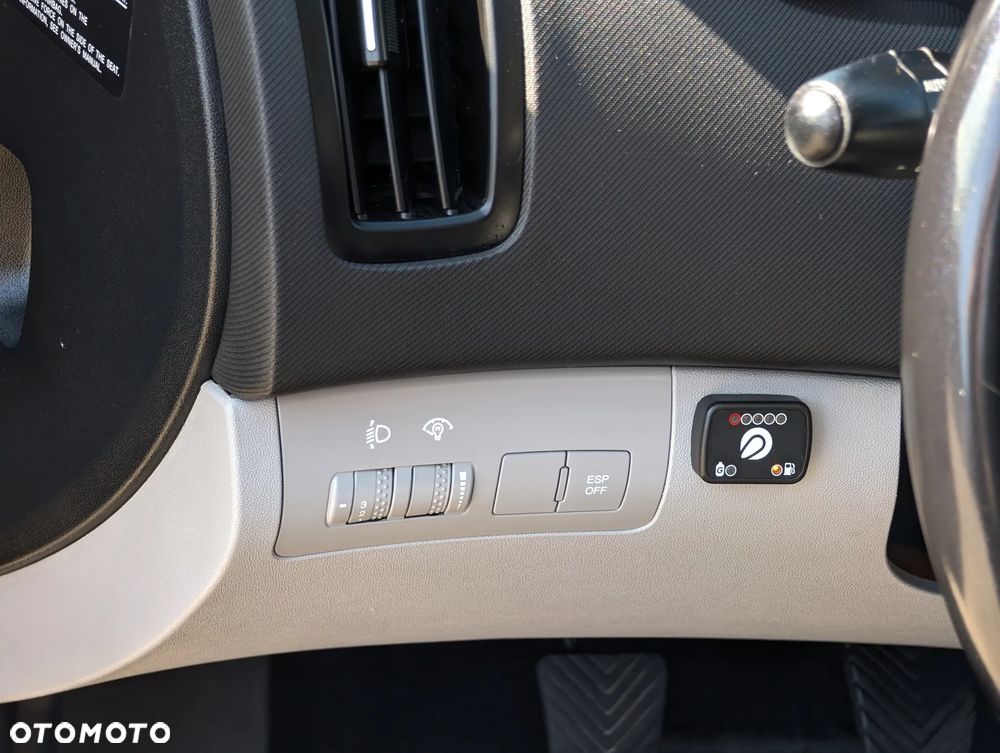 Kia Ceed ver-1-6-silver-x - 22