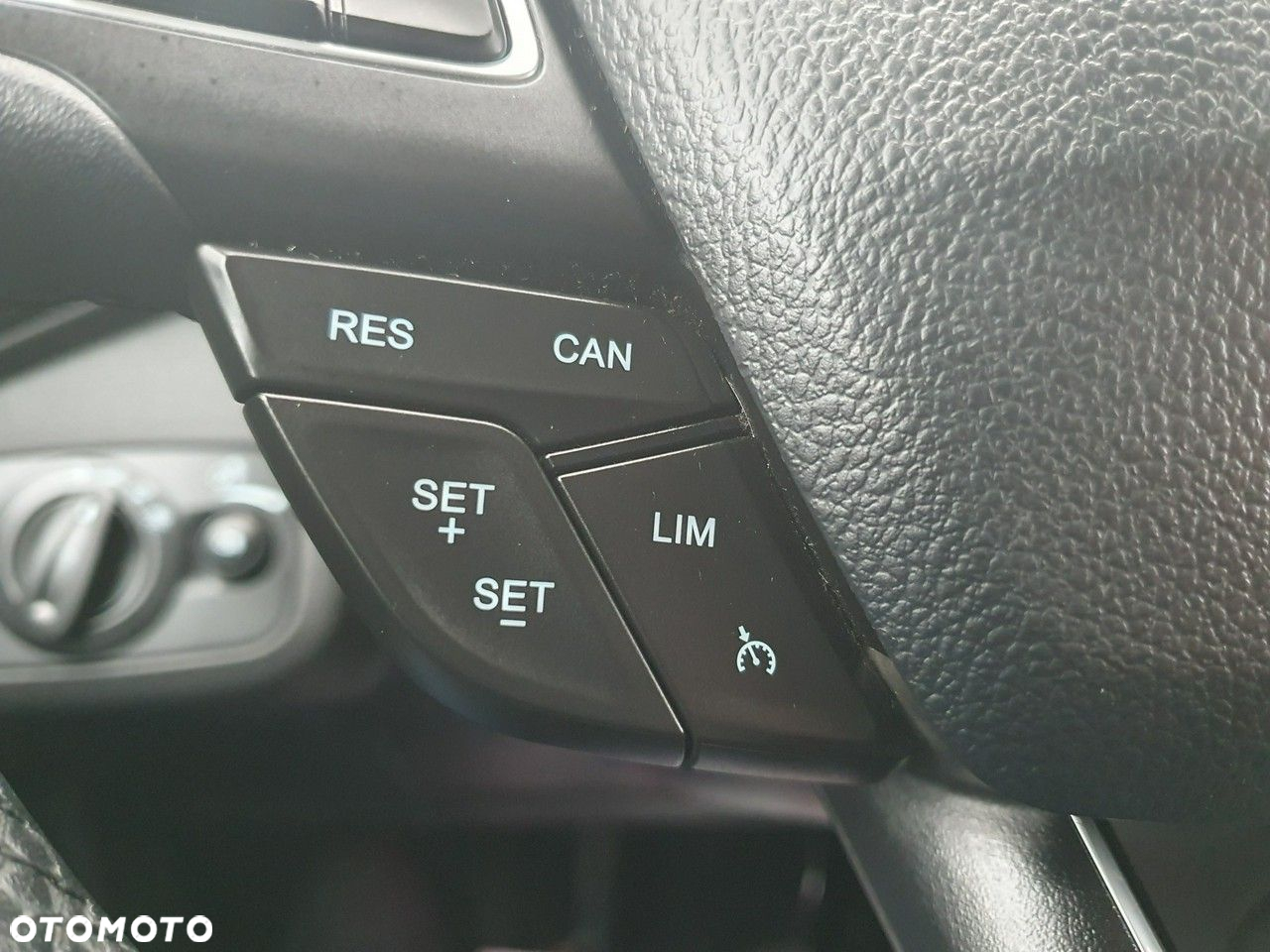 Ford Kuga - 18