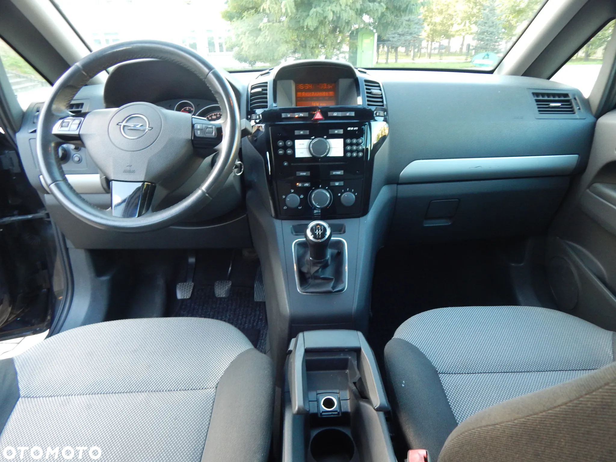 Opel Zafira 1.8 Cosmo - 5