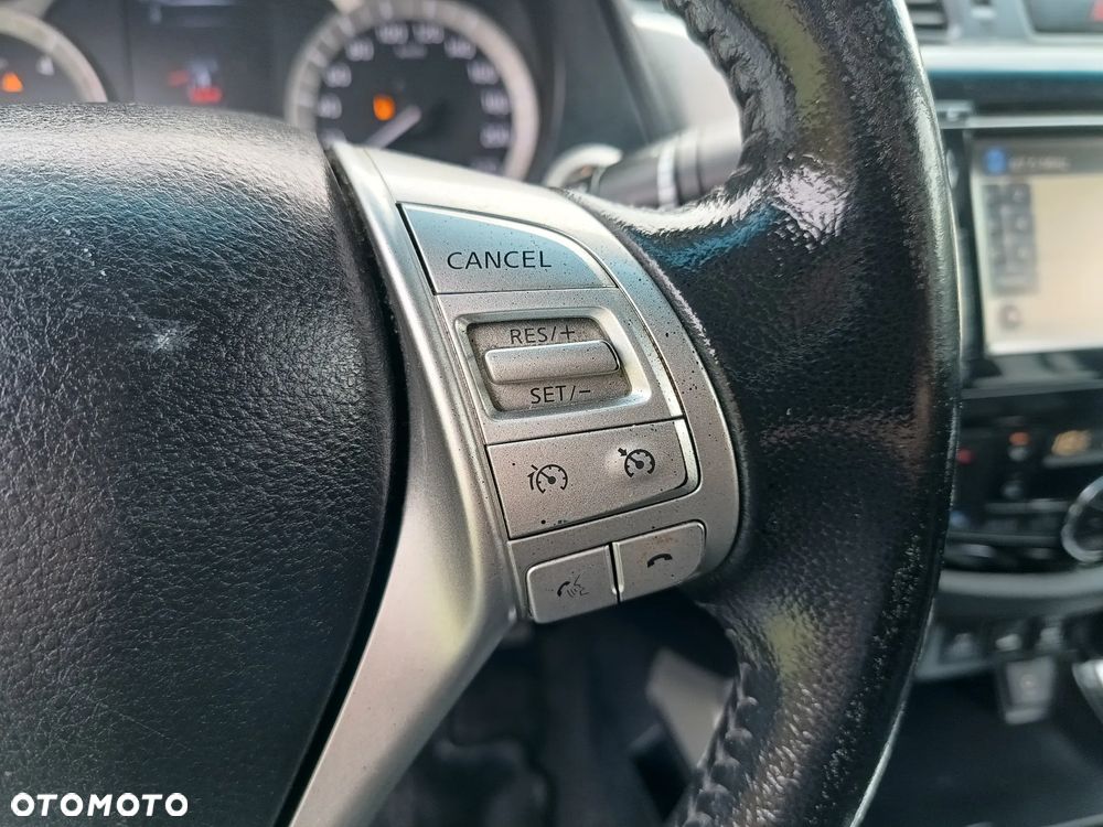 Nissan Navara DC 4x4 Autm Tekna - 32