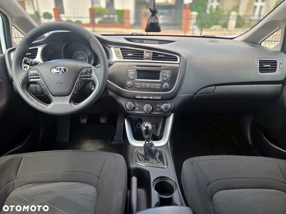 Kia Ceed - 8