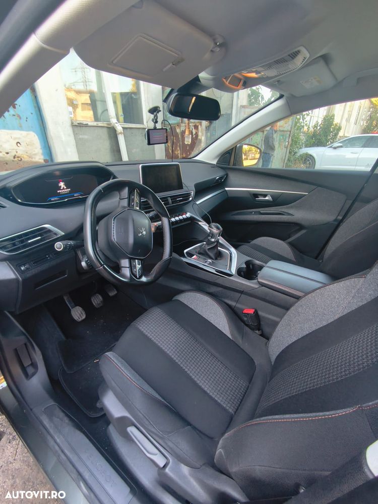 Peugeot 3008 PureTech 130 Stop & Start GPF Active - 6