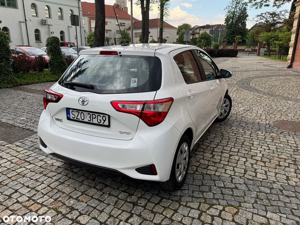 Toyota Yaris - 10