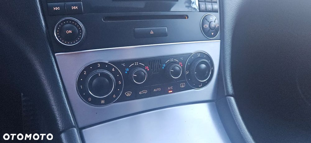 Mercedes-Benz Klasa C 180 Kompressor Automatik Avantgarde Sport Edition - 36