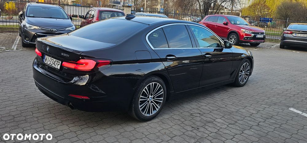 BMW Seria 5 530i Sport Line - 3