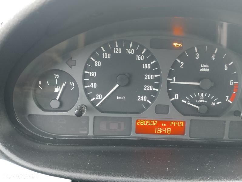 BMW Seria 3 316i - 11