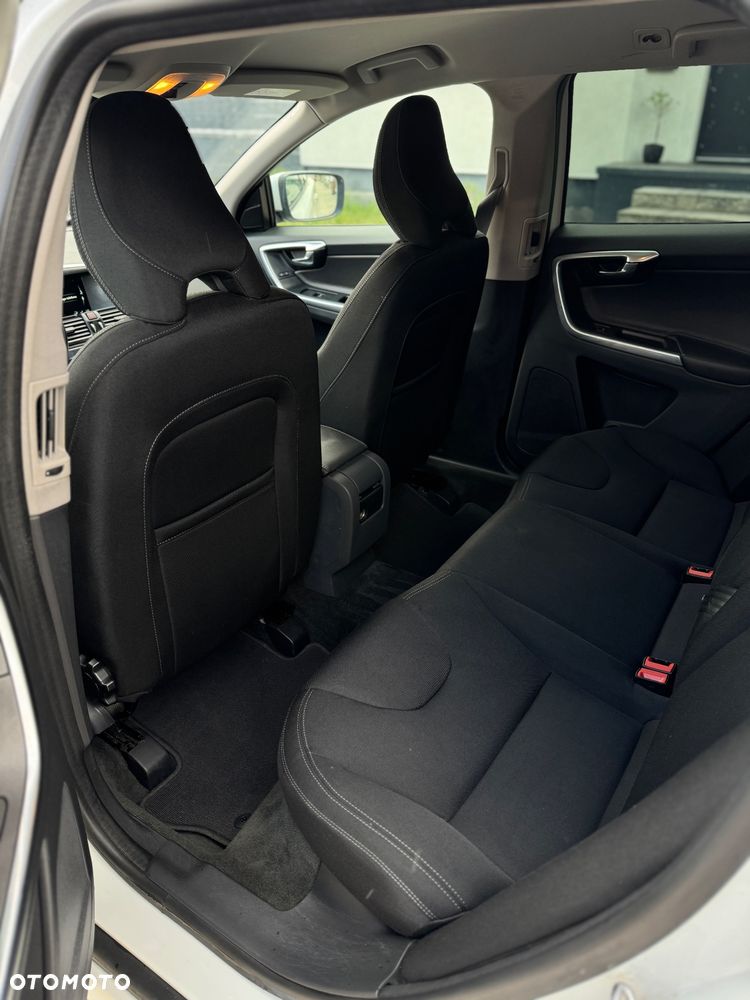 Volvo XC 60 D4 Geartronic Kinetic - 25