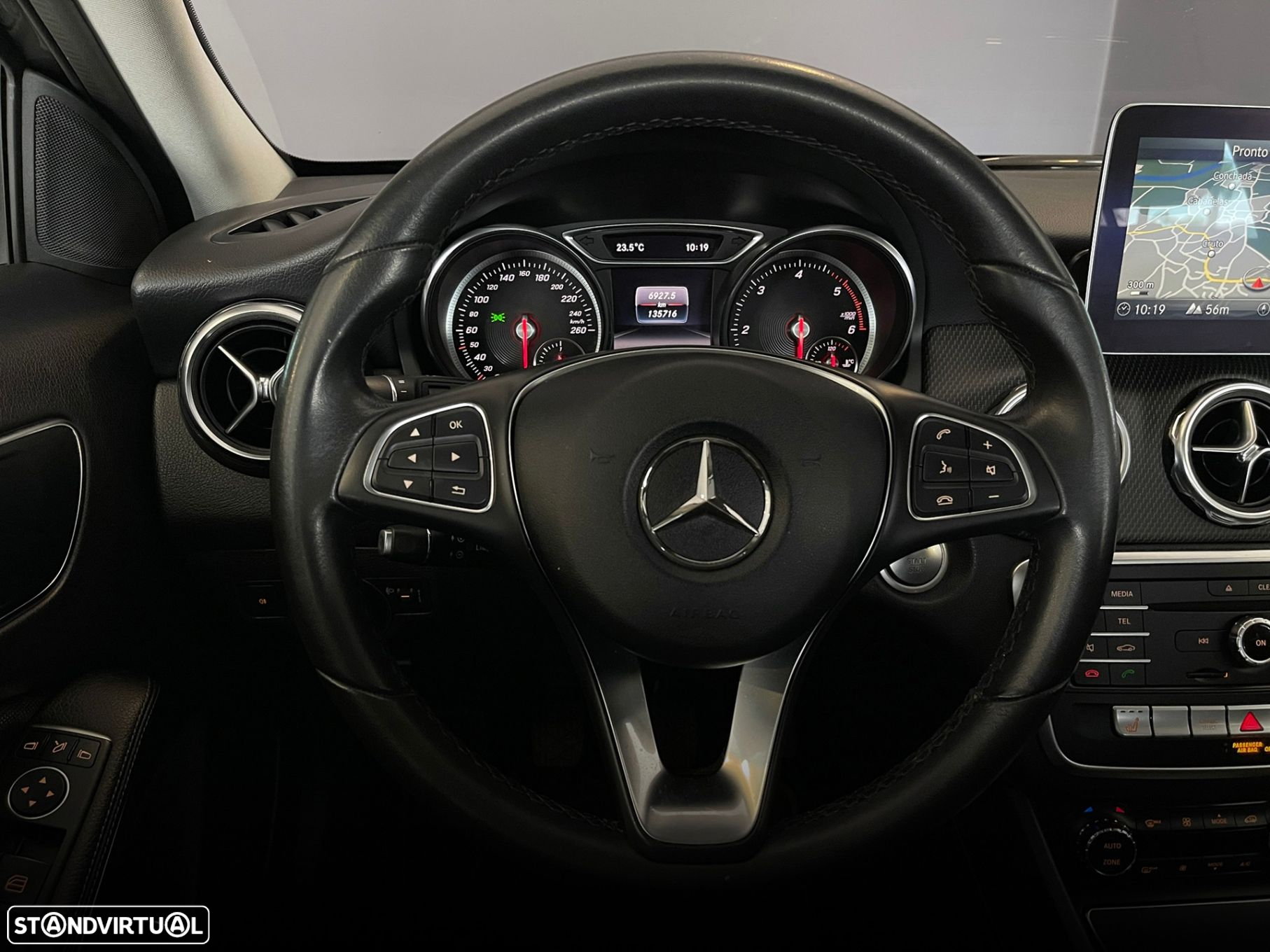Mercedes-Benz GLA 200 d Urban - 28