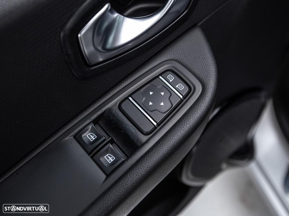Renault Clio Sport Tourer 1.5 dCi Limited EDition - 13