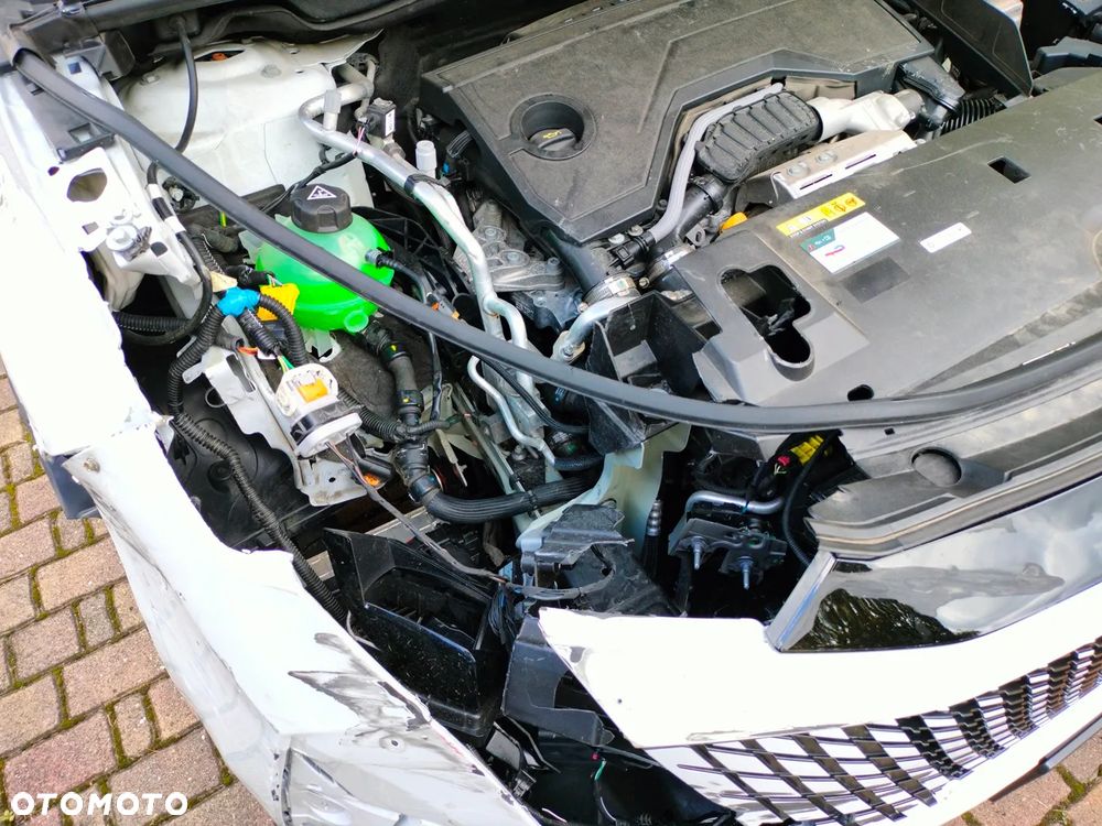 Peugeot 5008 1.2 PureTech mHEV GT S&S e-DCS6 - 34