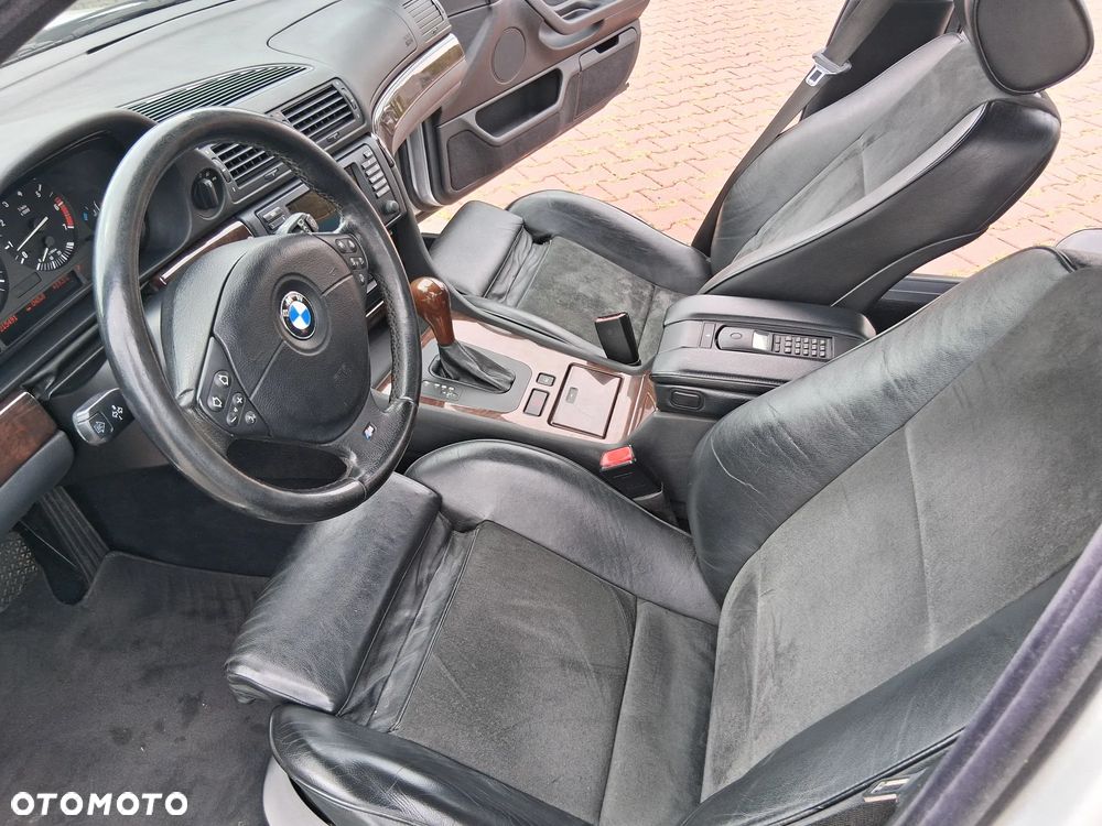BMW Seria 7 - 18